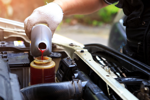 What Are the 6 Symptoms That Indicate You Need Transmission Repair?